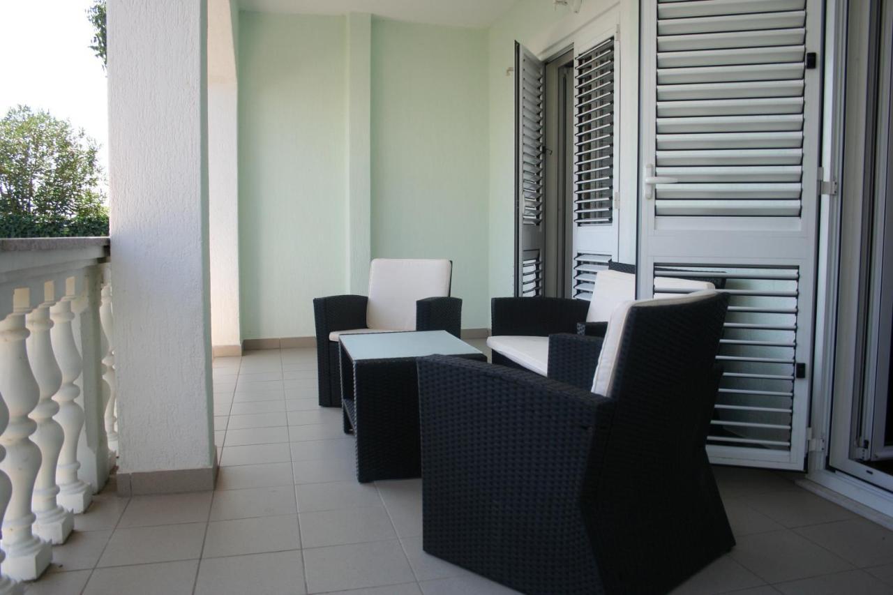 Apartmani Jankov Krk Town Exterior foto