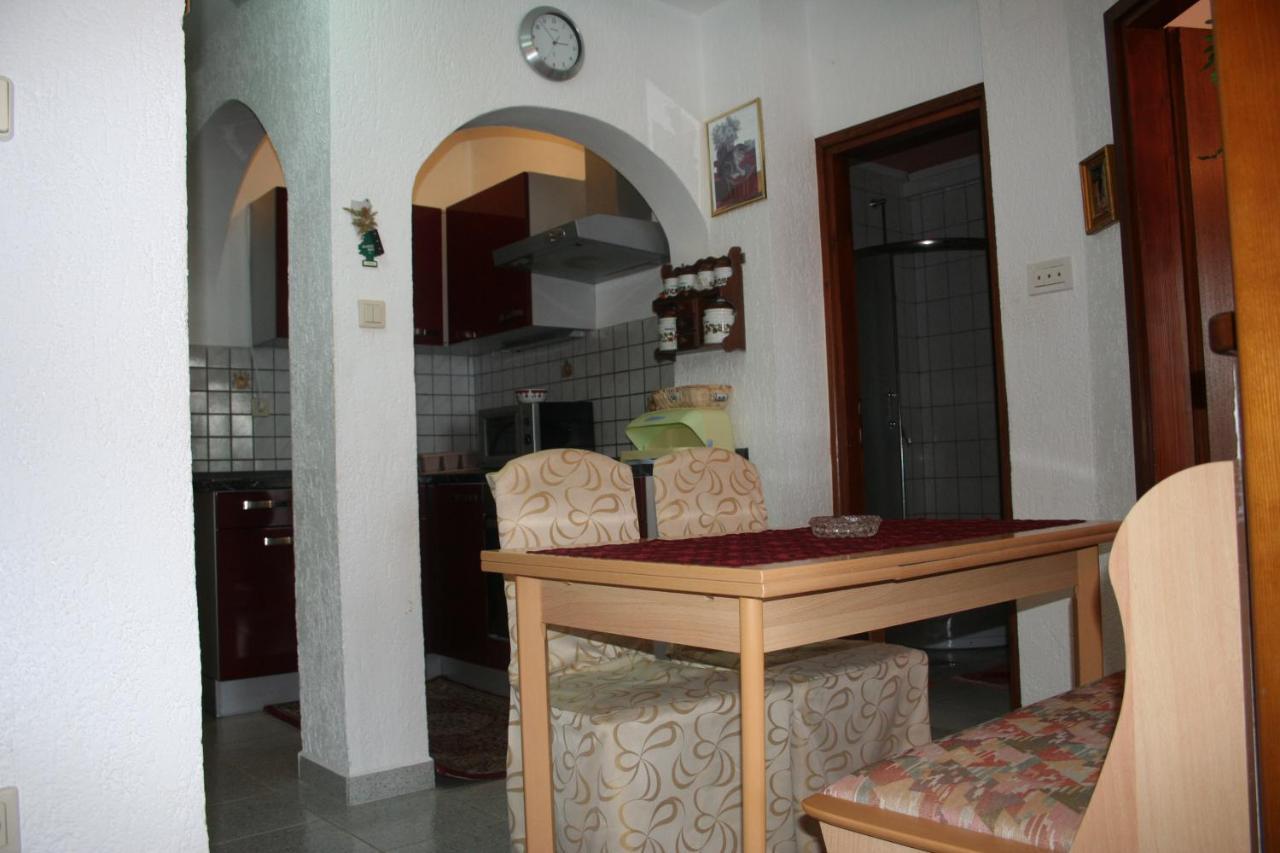 Apartmani Jankov Krk Town Exterior foto