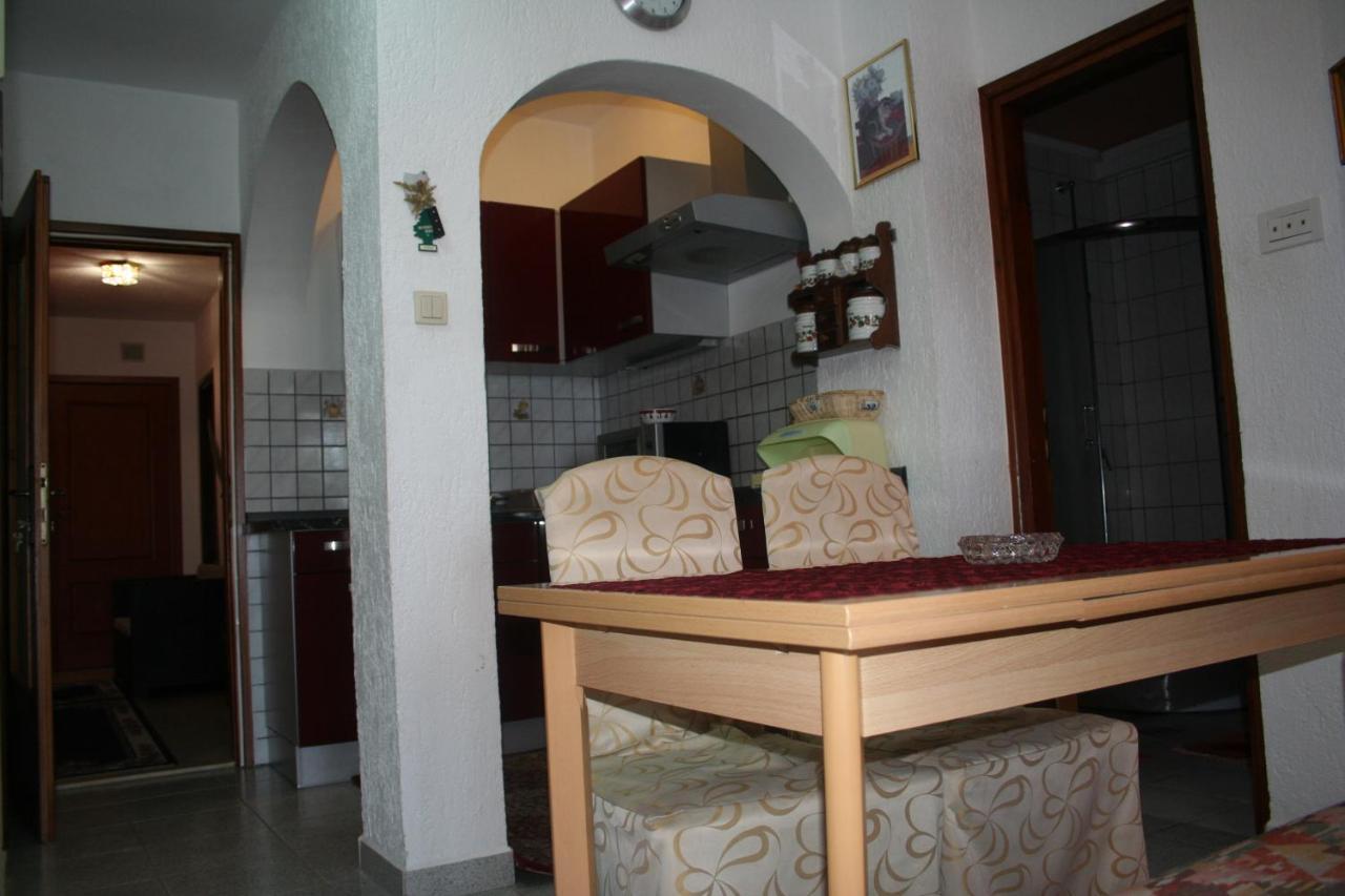 Apartmani Jankov Krk Town Exterior foto